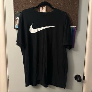 Nike Black and White Short Sleeve Tee
